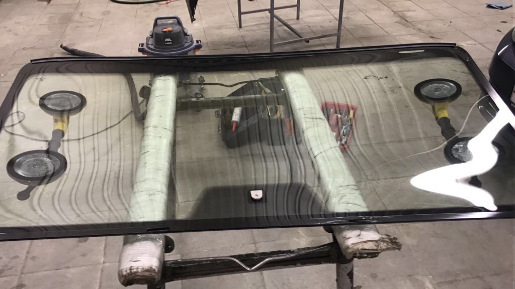 новое лобовое стекло