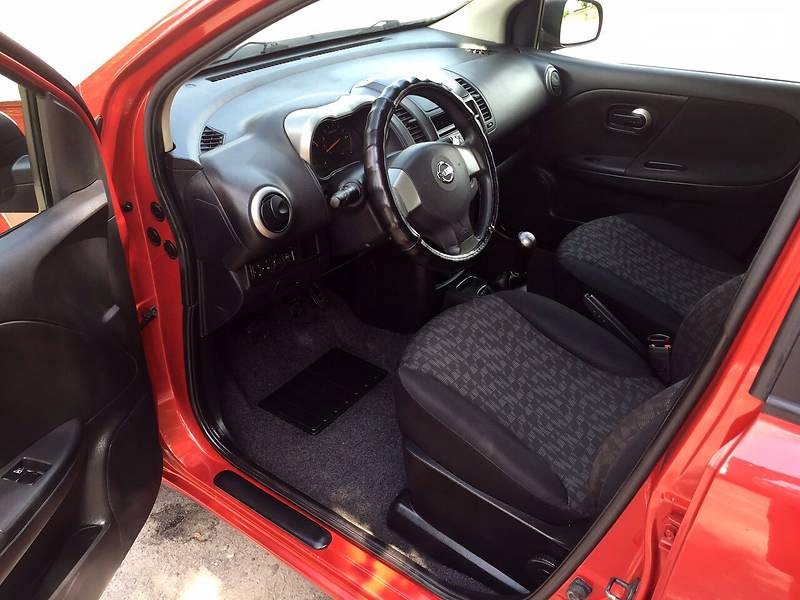 салон Ниссана