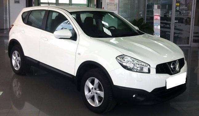 белый Ниссан Кашкай