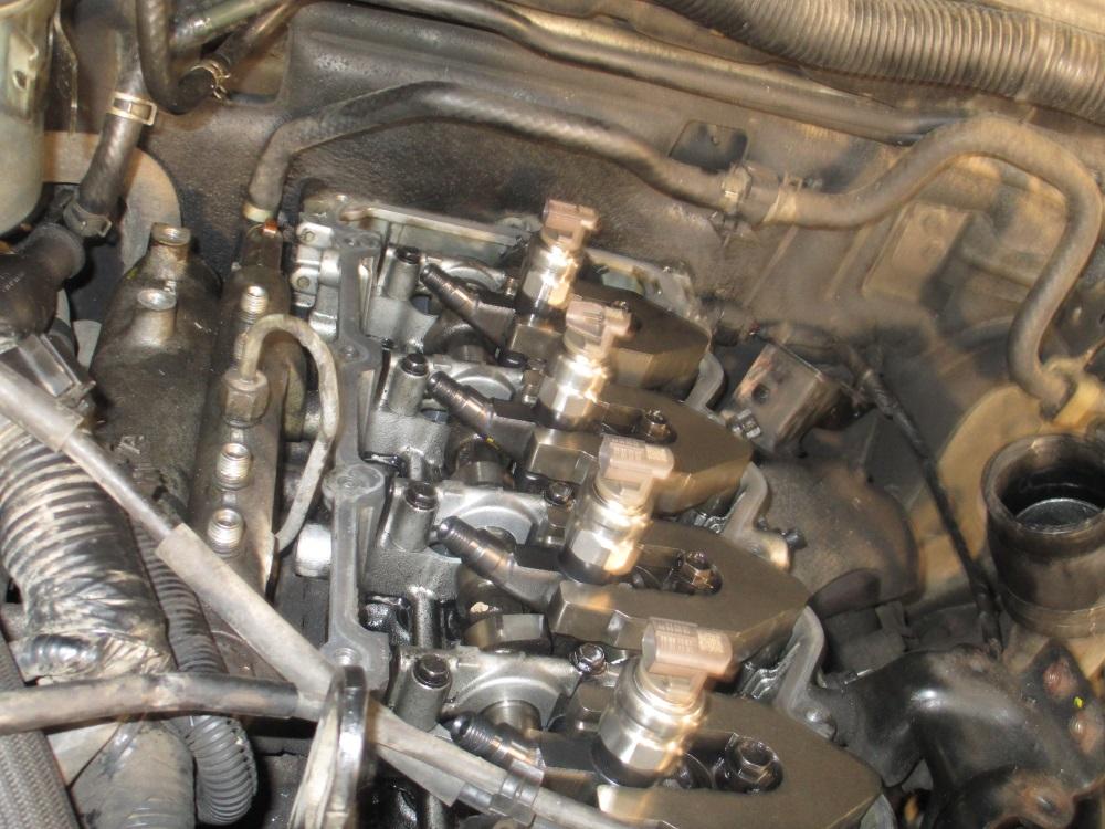 мотор Ниссан без крышки