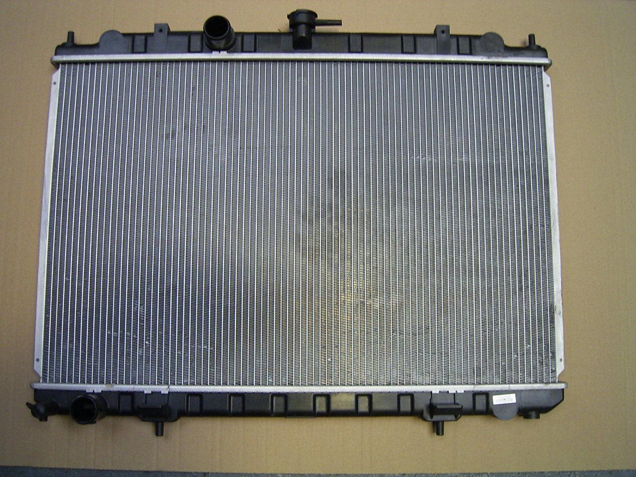 радиатор охлаждения Ниссан