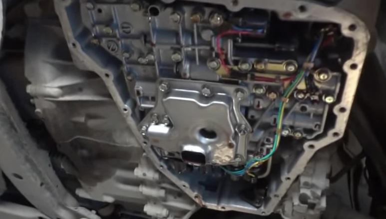 АКПП Ниссан со снятым поддоном