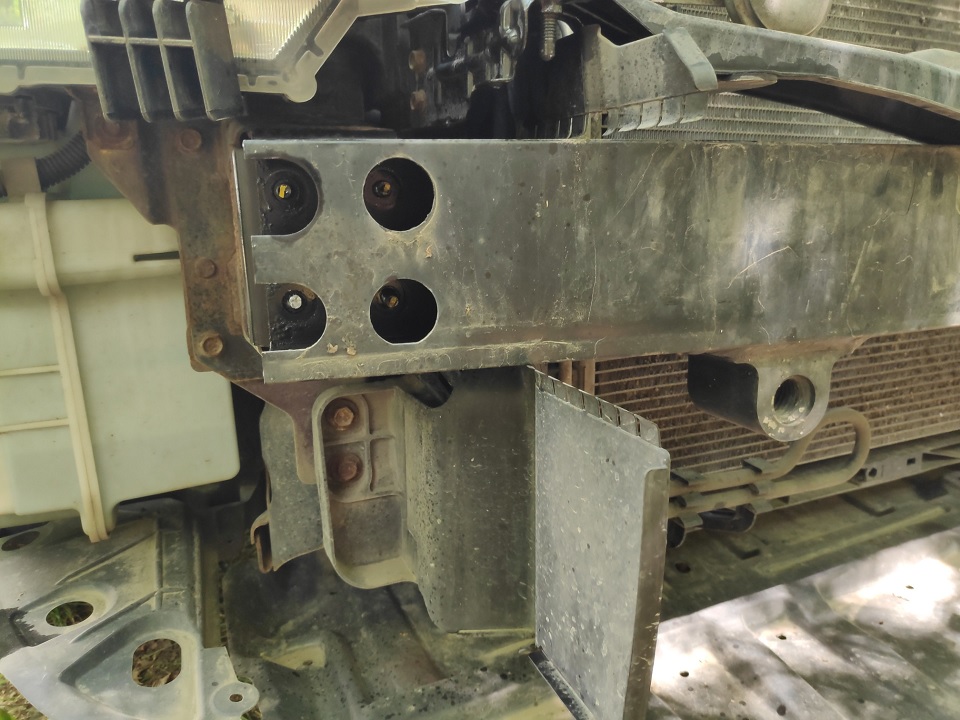 Замена бампера Ниссан