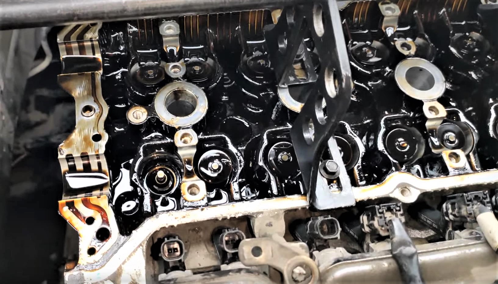 Замена маслосъемных колпачков Ниссан