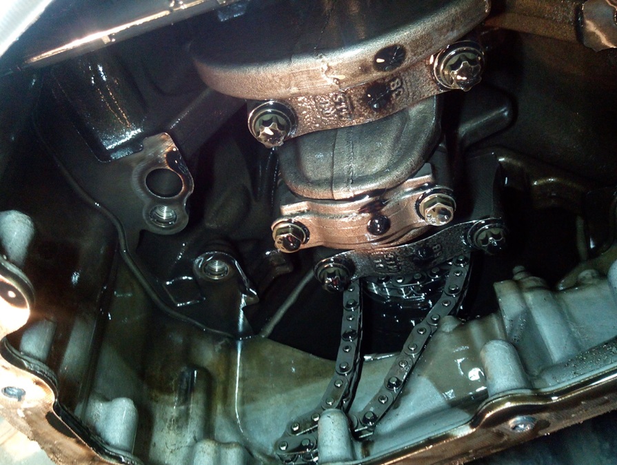 Замена маслонасоса Ниссан, расположенного в поддоне