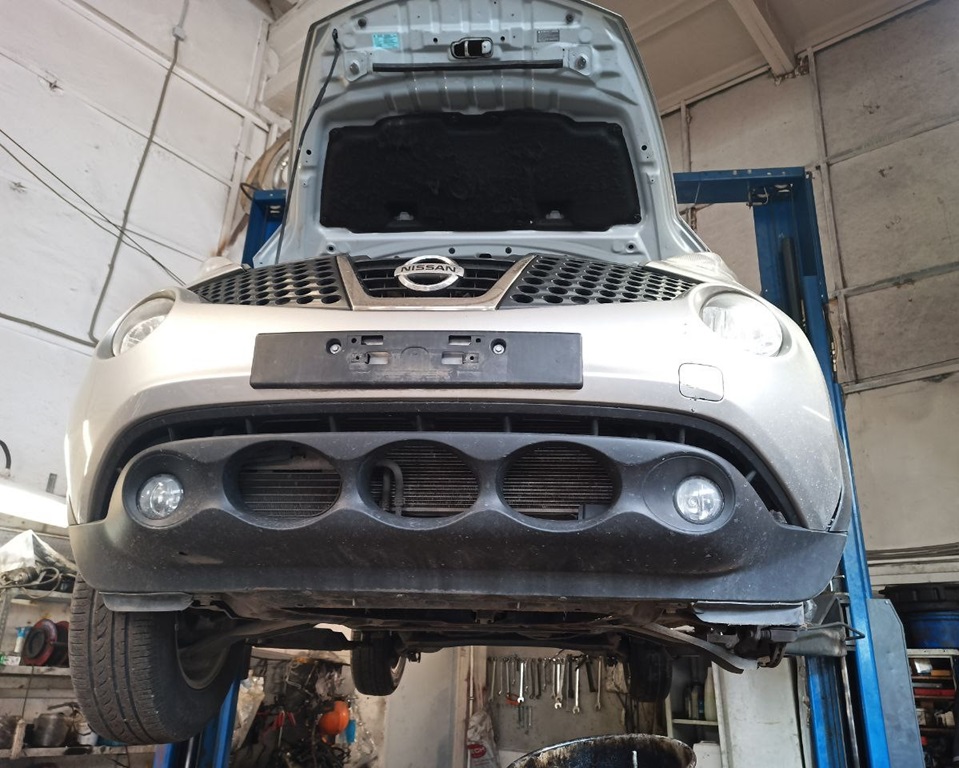 Подготовка Ниссан к замене масляного насоса