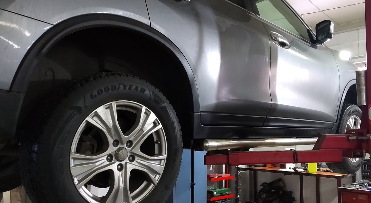 Подготовка Ниссан для замены масла в редукторе