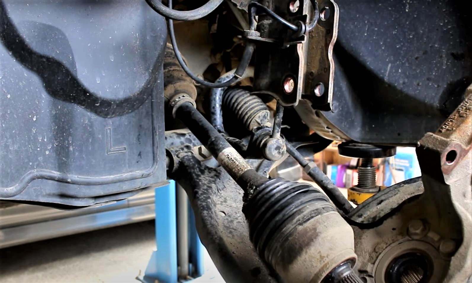 Замена пыльника ШРУСа Ниссан