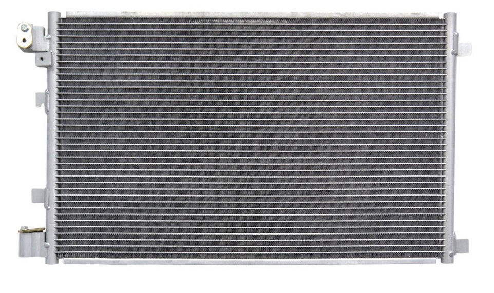 Новый радиатор кондиционера Ниссан