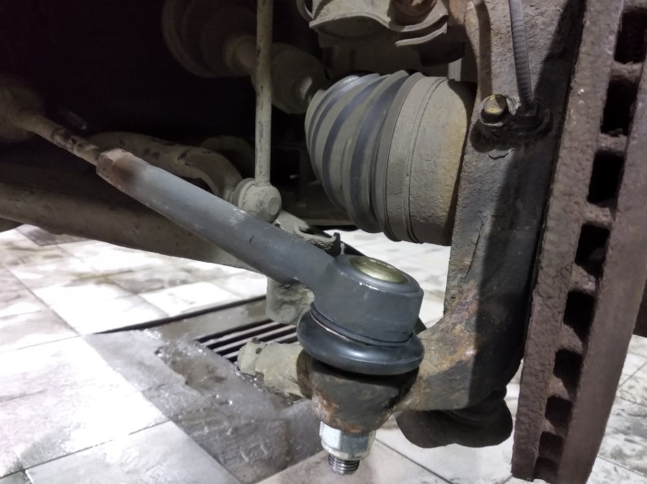 Замена рулевых наконечников