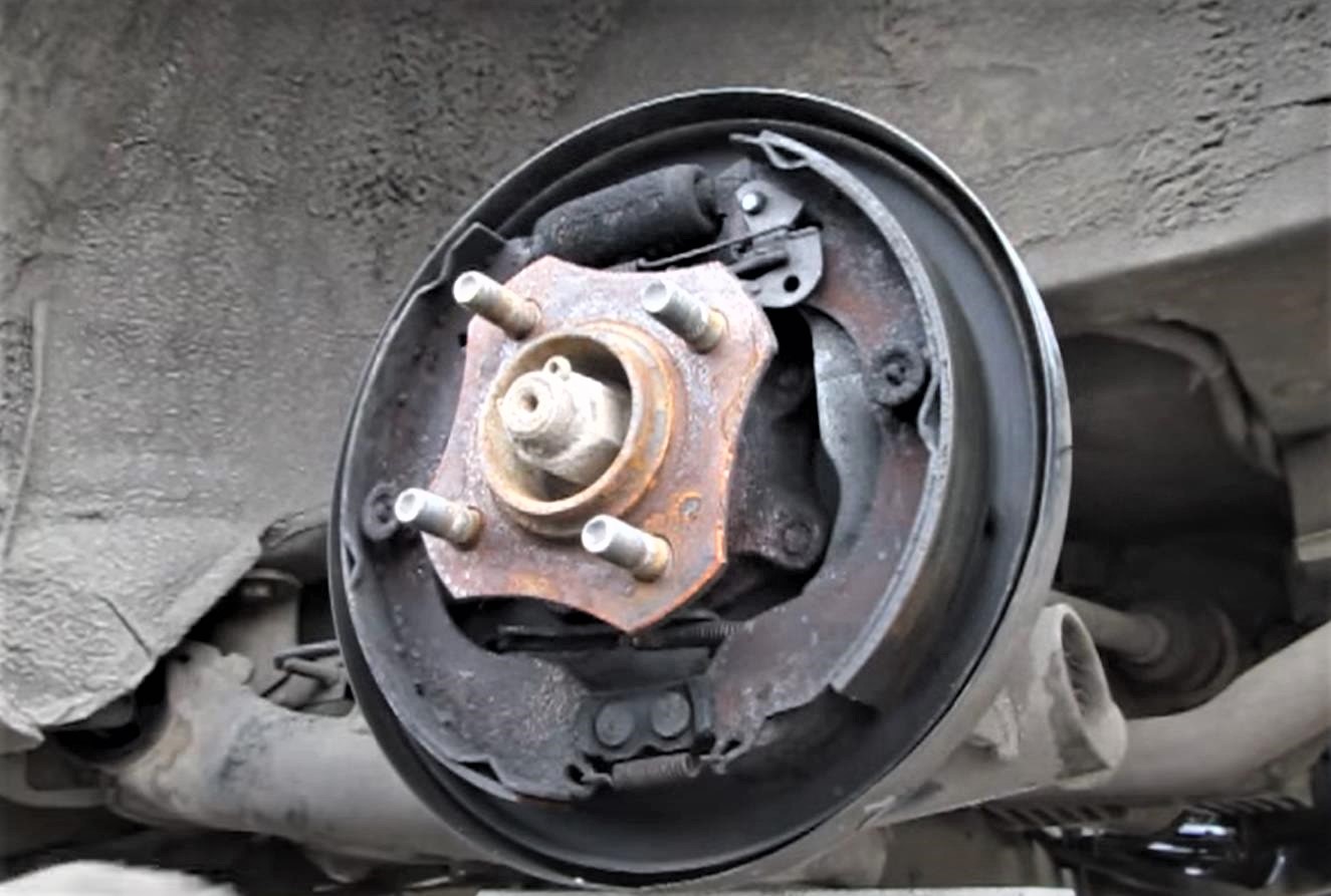 Замена задних барабанов Ниссан