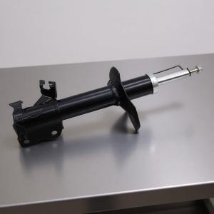 Новый передний амортизатор готов к установке