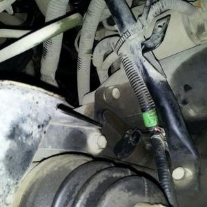 Замена датчика коленвала Ниссан Серена