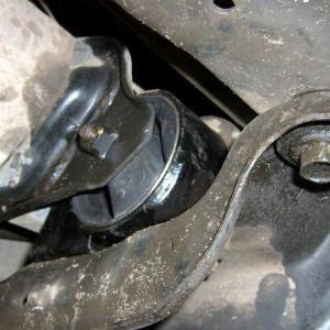 Замена опоры двигателя Ниссан Альмера