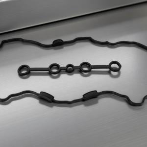 Новая прокладка крышки клапанов готова к монтажу