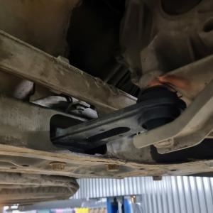 Замена сайлентблоков подрамника Ниссан Серена