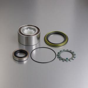 Комплект нового подшипника ступицы готов к монтажу