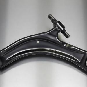 Новый нижний передний рычаг подвески готов к монтажу