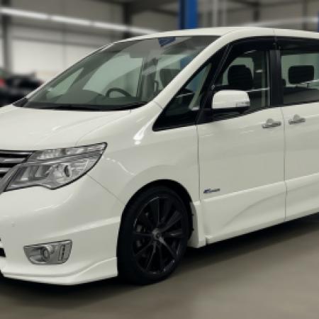 Ниссан Серена после замены маслосъемных колпачков в автотехцентре