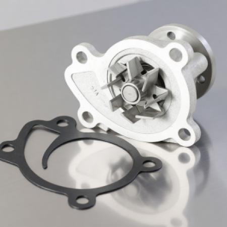 Новый водяной насос готов к установке