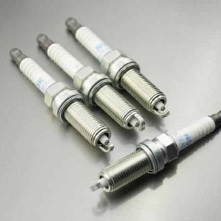 Новые свечи зажигания готовы к установке