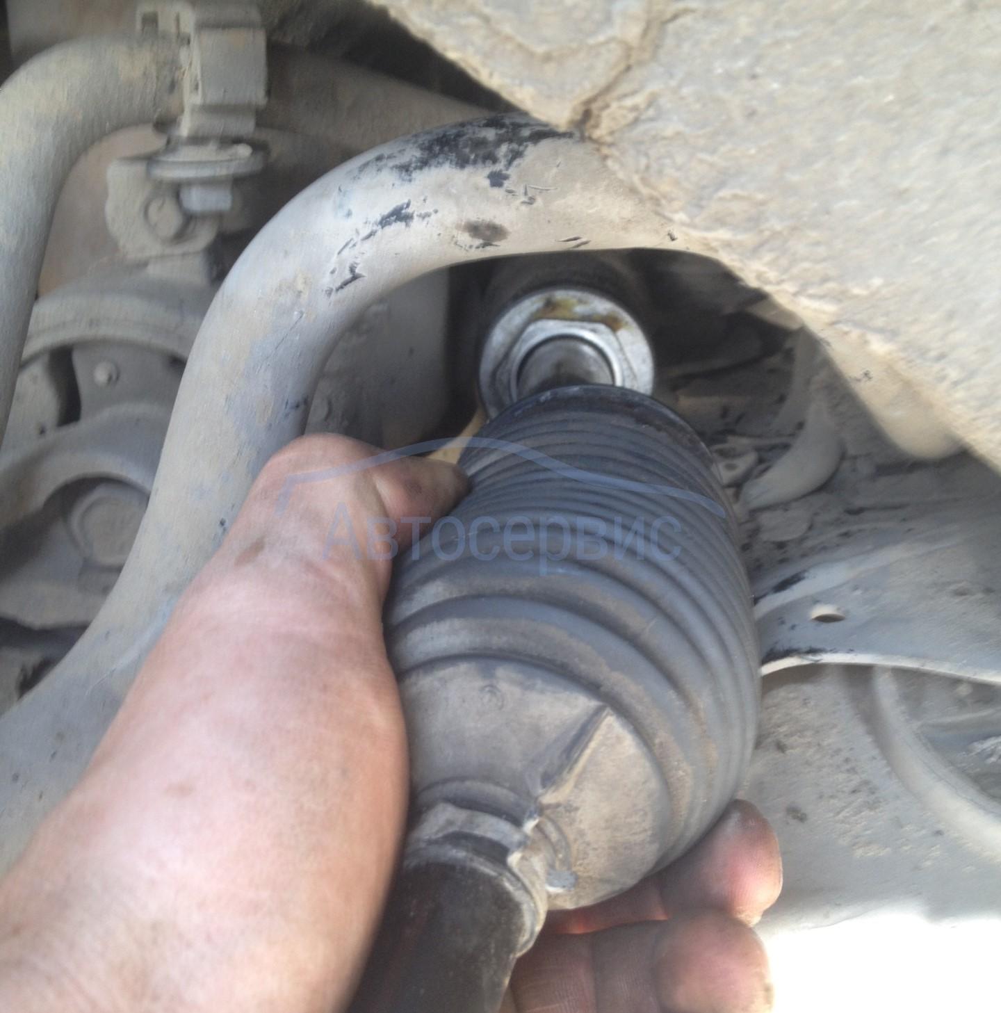 снятие пыльника рулевой тяги