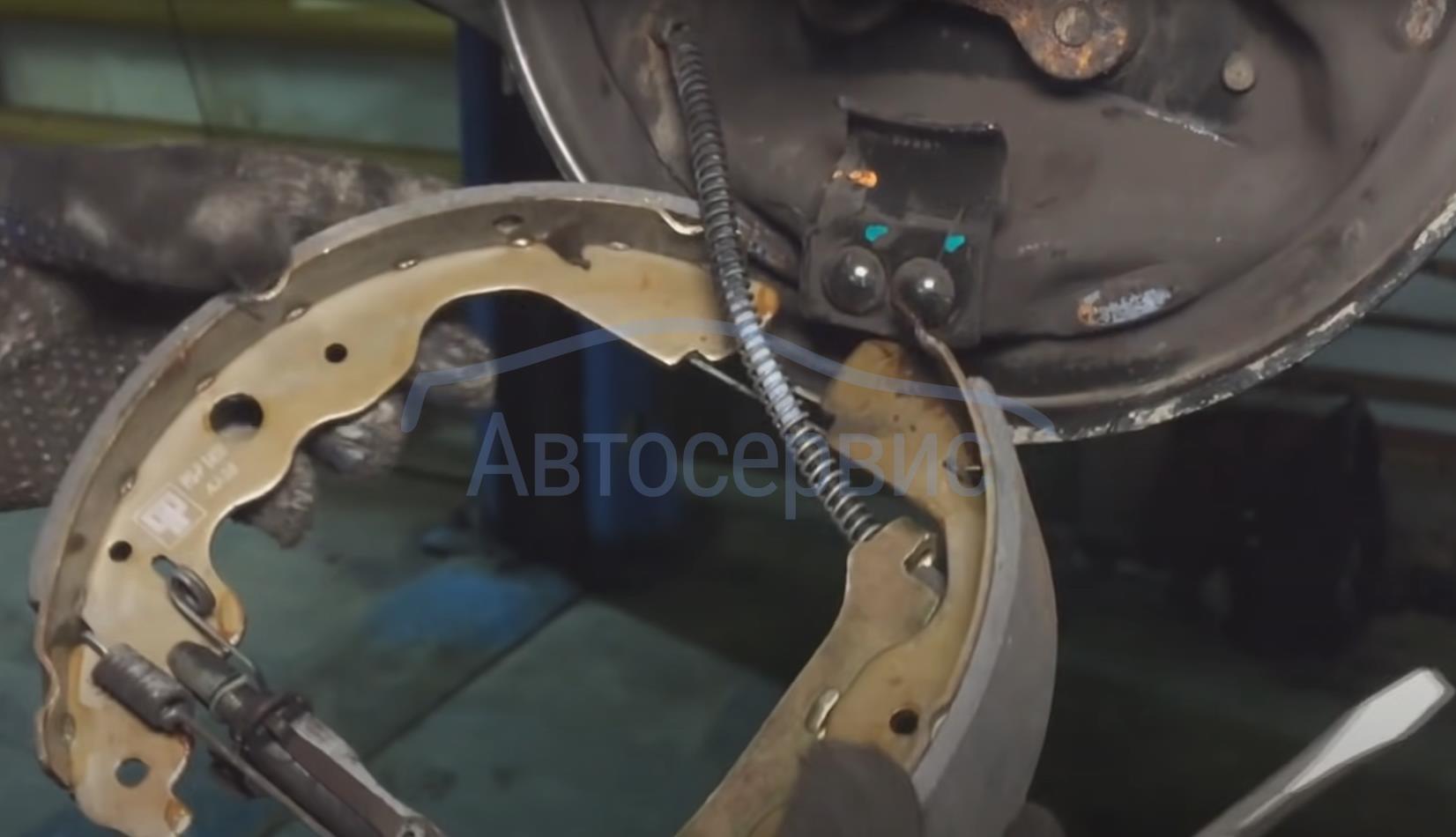 задние колодки на ниссан альмера g15