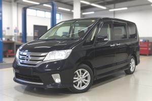 Ниссан Серена после замены прокладки клапанной крышки в автотехцентре