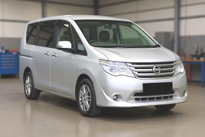 Ниссан Серена после замены радиатора в автотехцентре