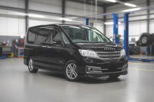 Ниссан Серена после замены сайлентблоков подрамника в автотехцентре